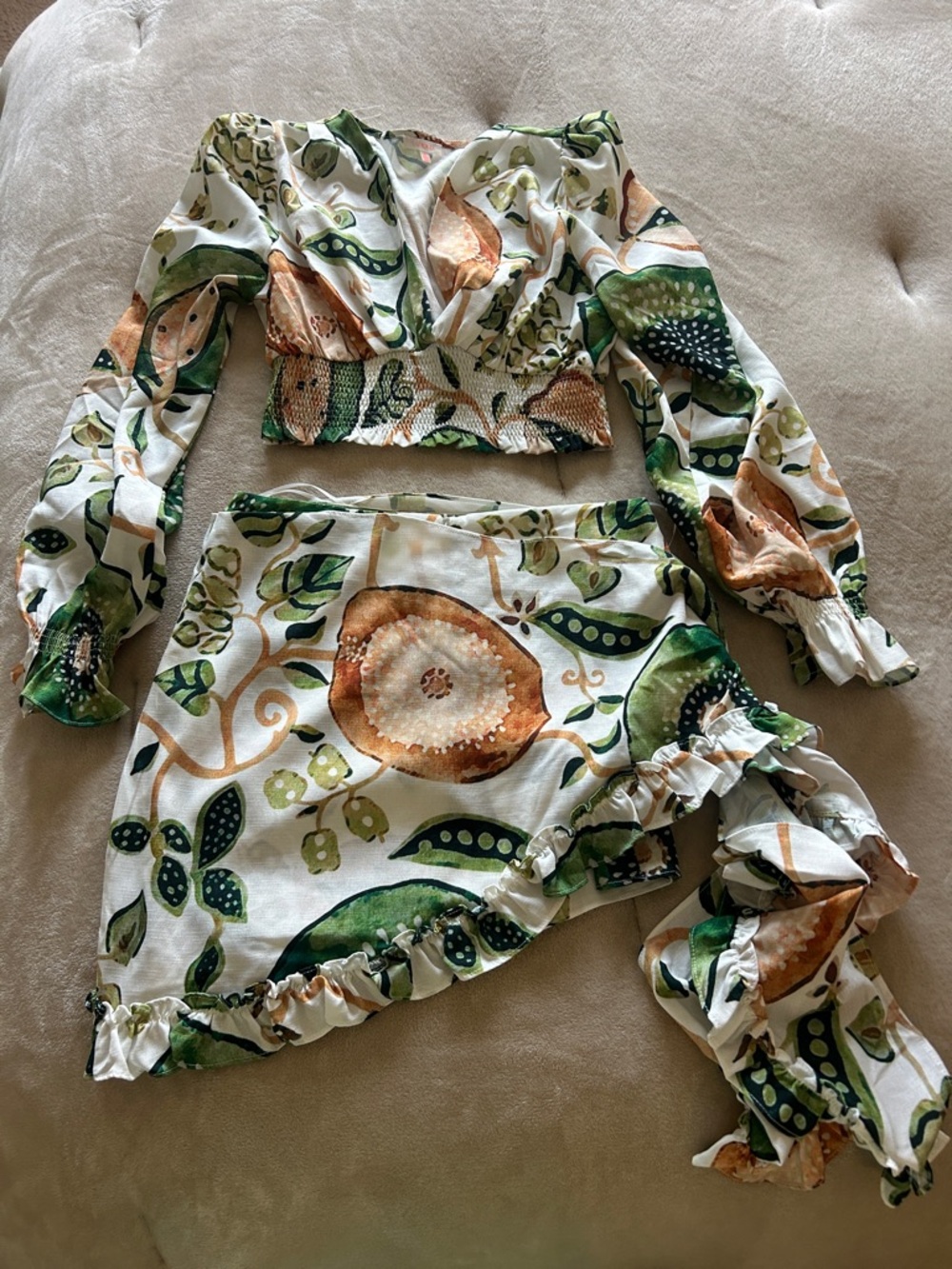 Two-Piece Floral Crop Top & Skirt Set in White, Green & Tan